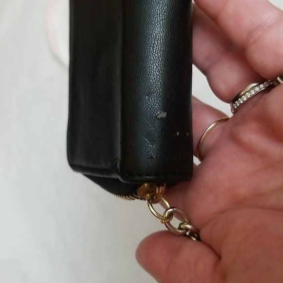 Juicy Couture wallet with look-alike lock and fancy zipper pull. - Picture 5 of 5